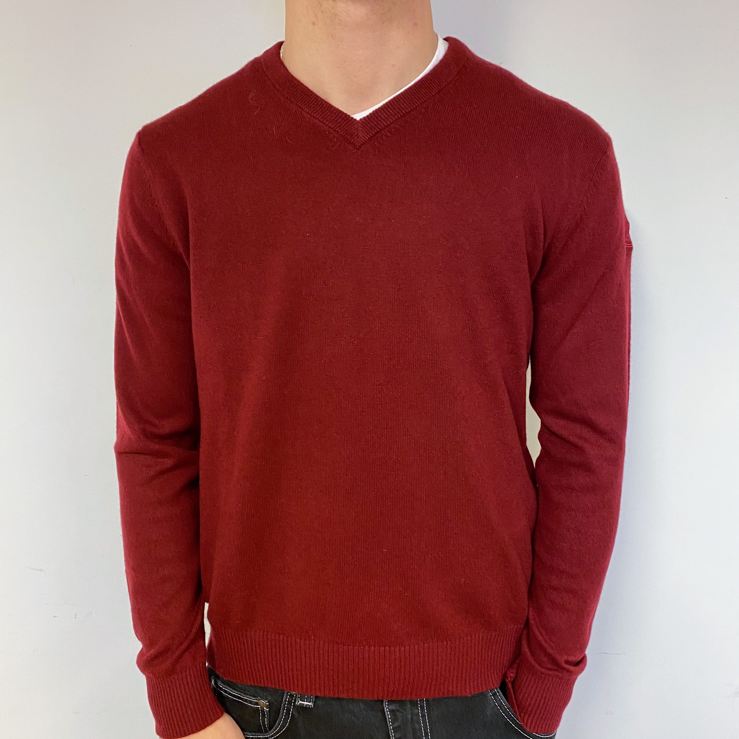 Men’s Burgundy Red Cashmere V-Neck Jumper Medium