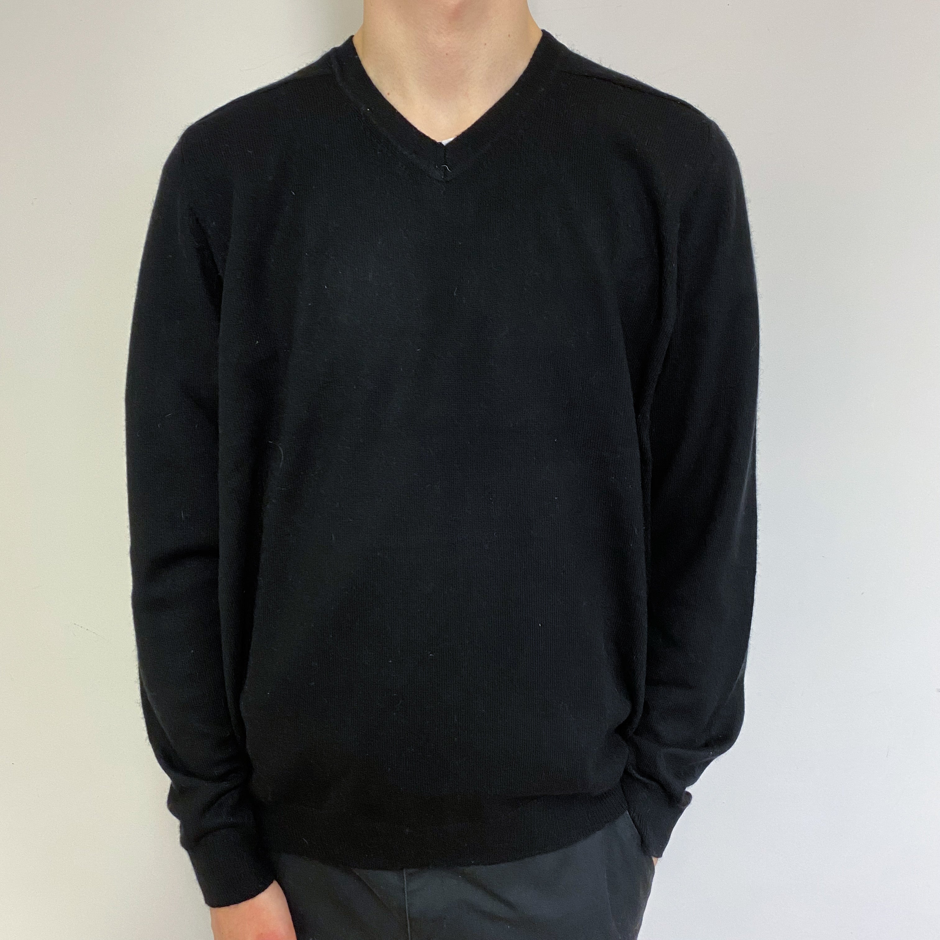 Men’s Black V Neck Jumper Large