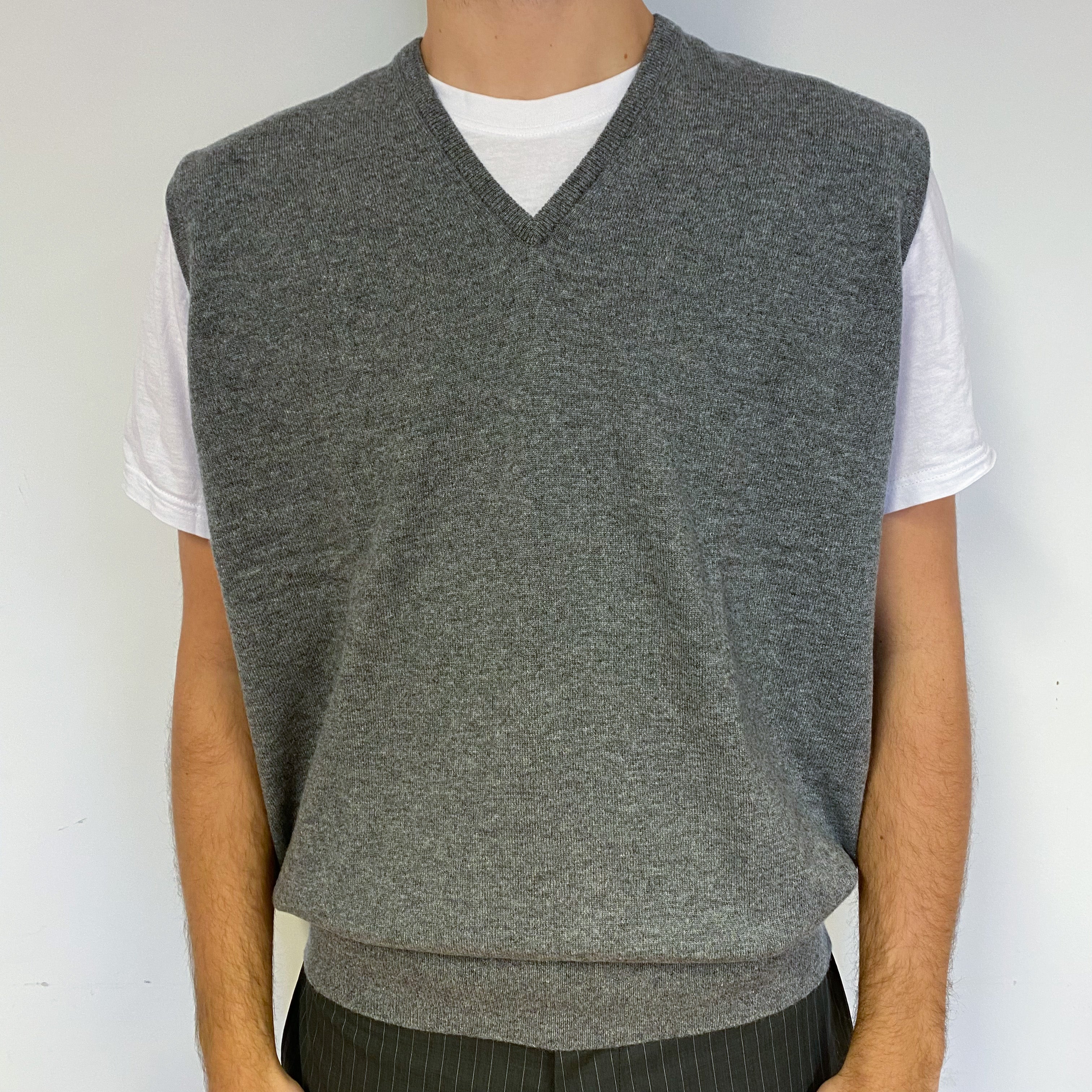Men’s Brand New Scottish Smoke Grey Sleeveless Jumper Small