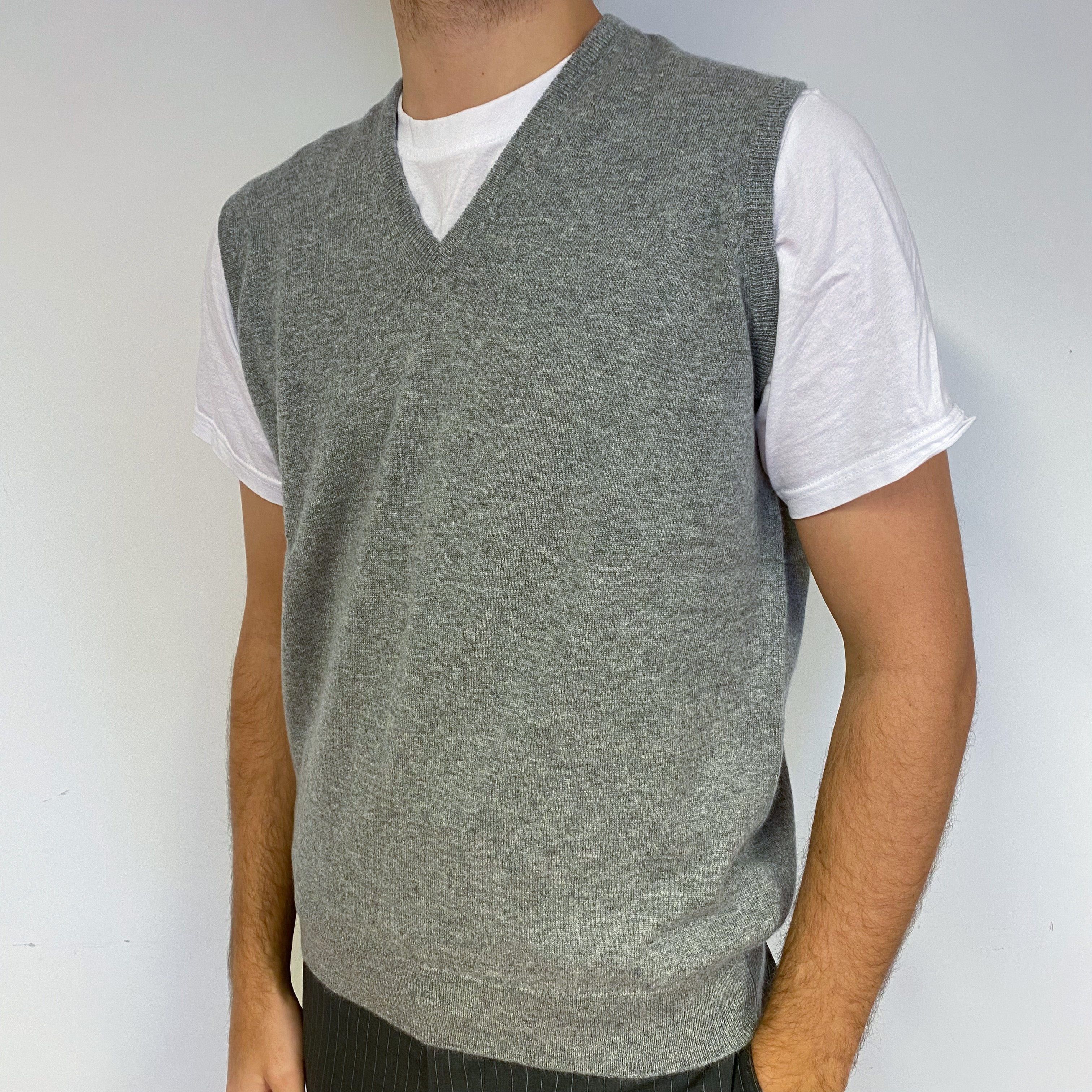 Men’s Brand New Scottish Ash Grey Sleeveless Jumper Small