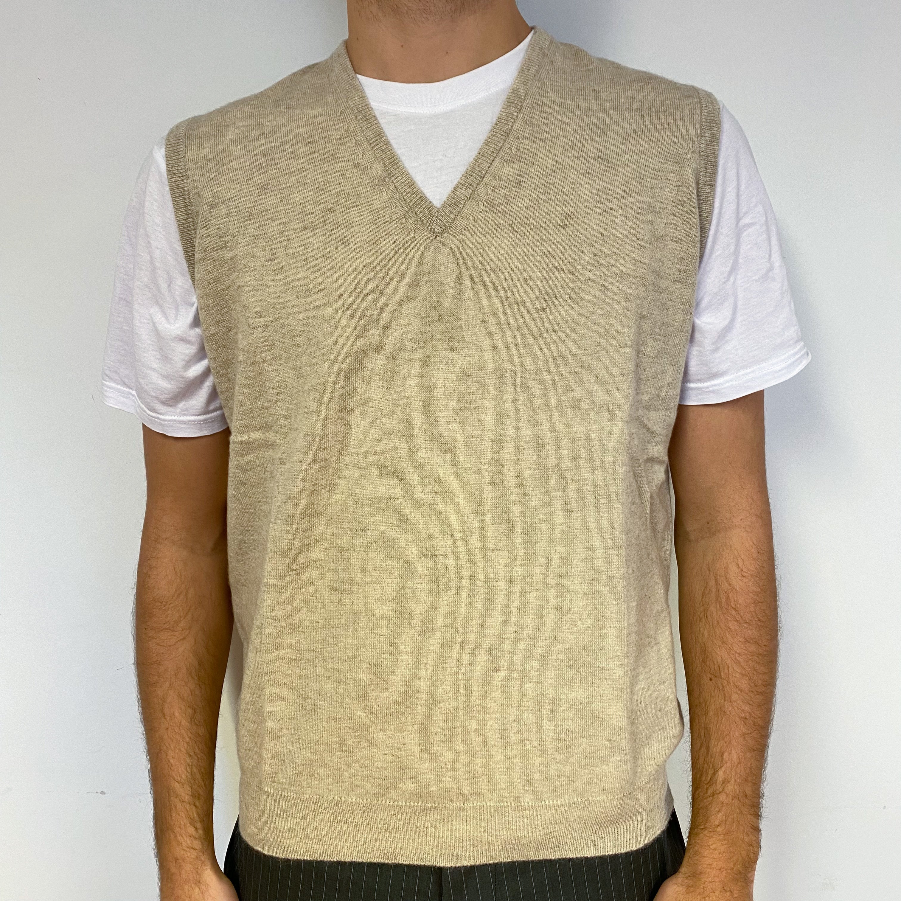 Men’s Brand New Scottish Sand Sleeveless Jumper Large