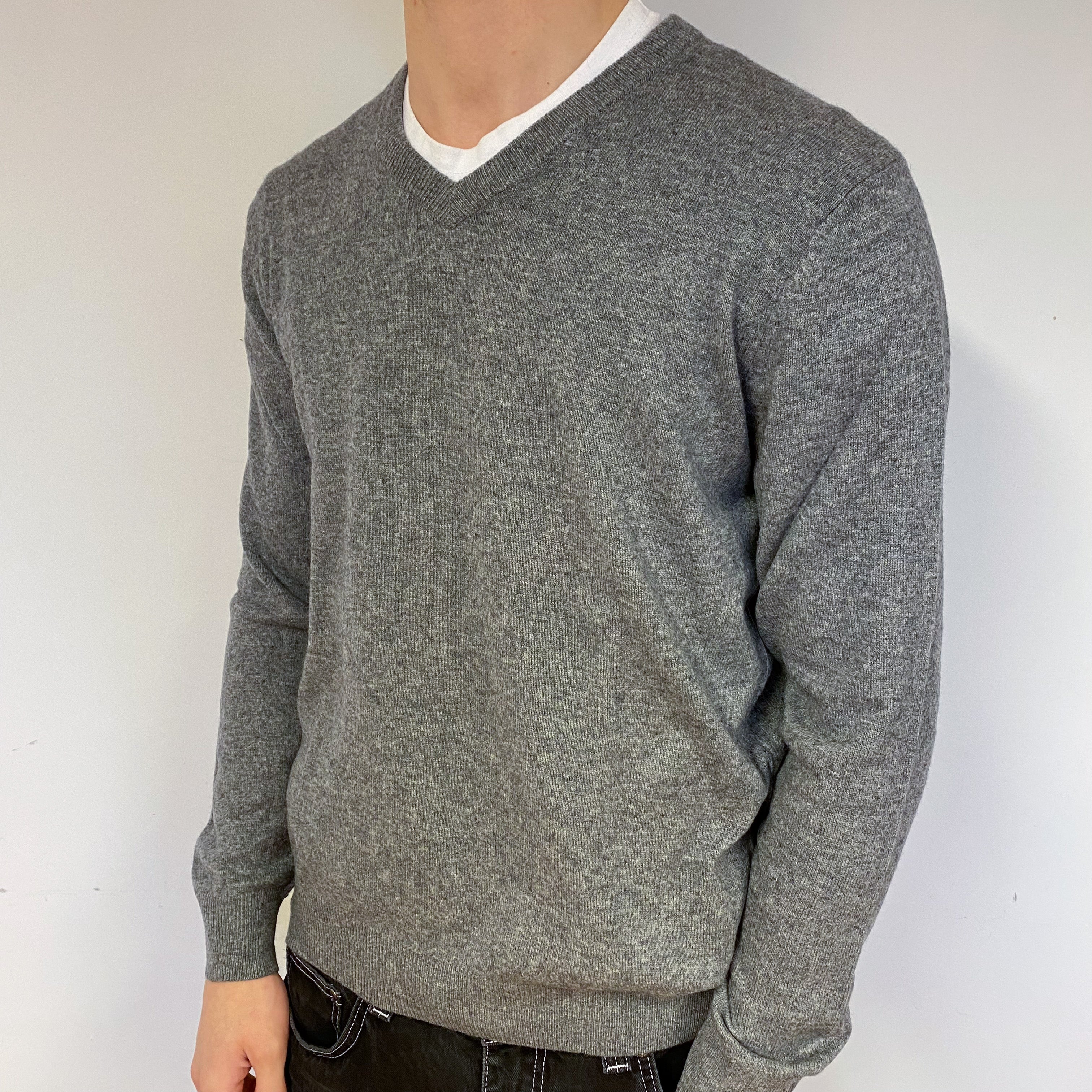 Men’s Ash Grey Cashmere V-Neck Jumper Medium