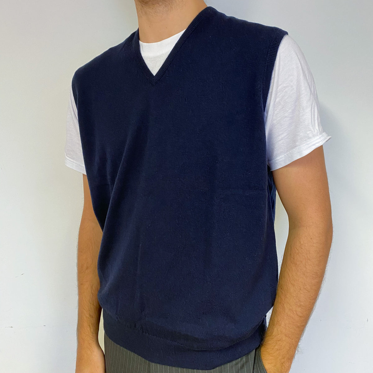 Men’s Brand New Scottish Navy Sleeveless Jumper Medium