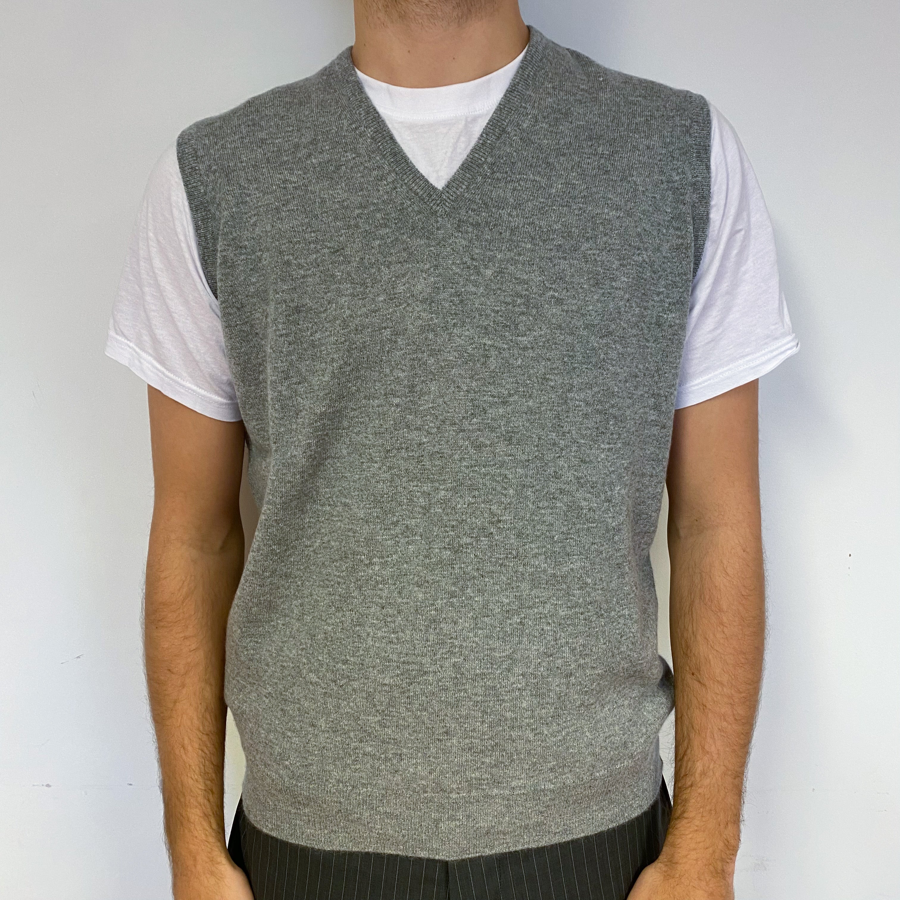Men’s Brand New Scottish Ash Grey Sleeveless Jumper Small