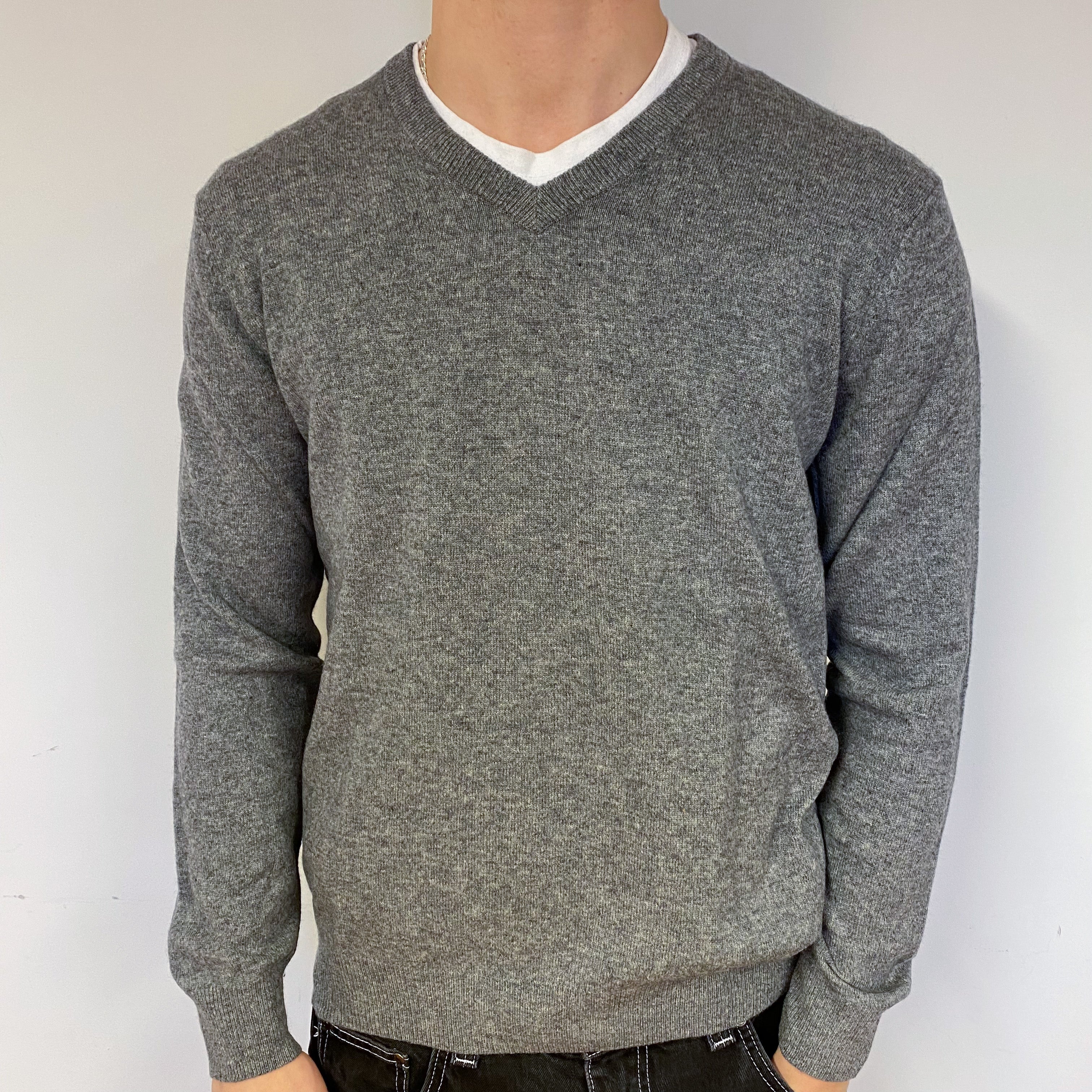 Men’s Ash Grey Cashmere V-Neck Jumper Medium