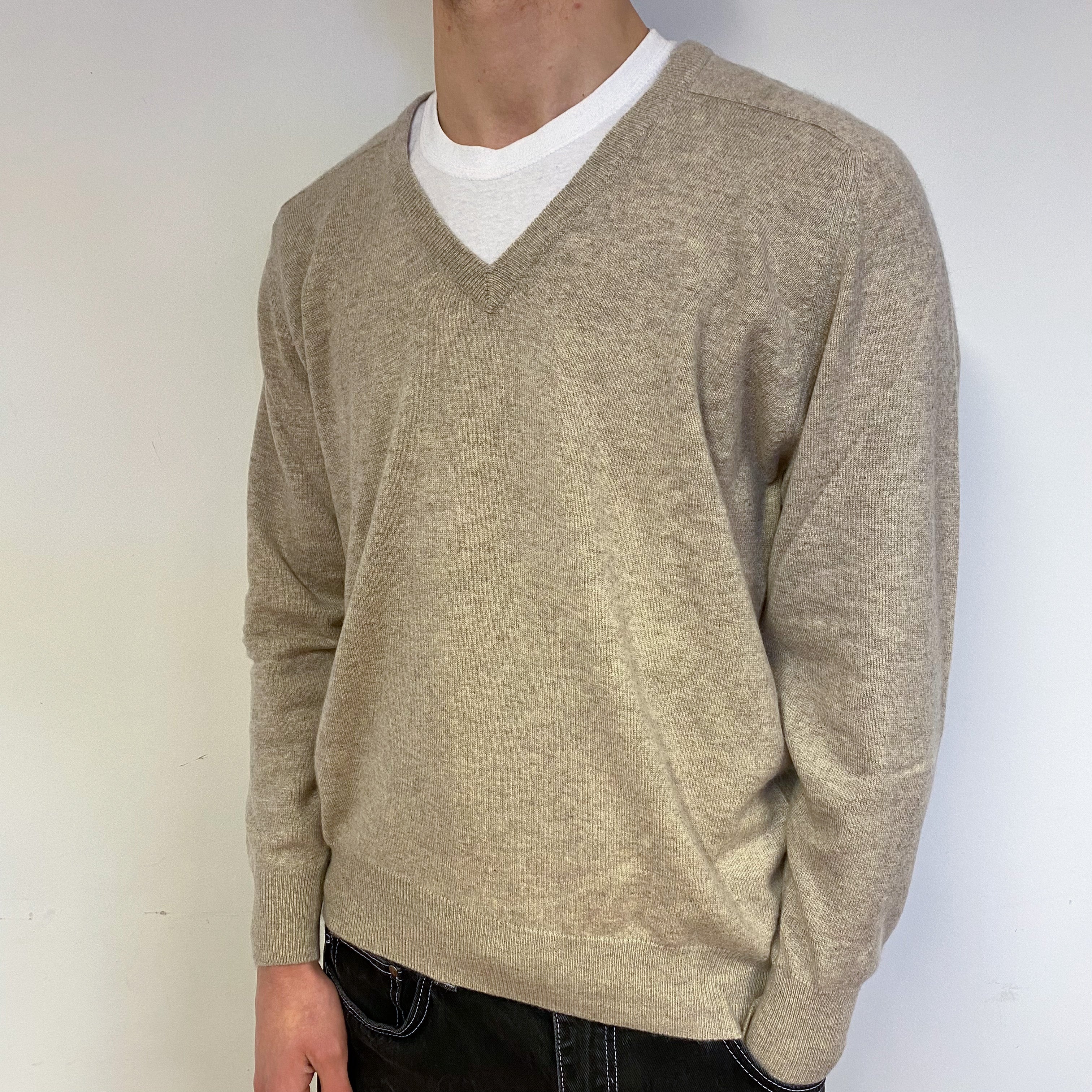 Men’s Fawn Beige Cashmere V-Neck Jumper Medium