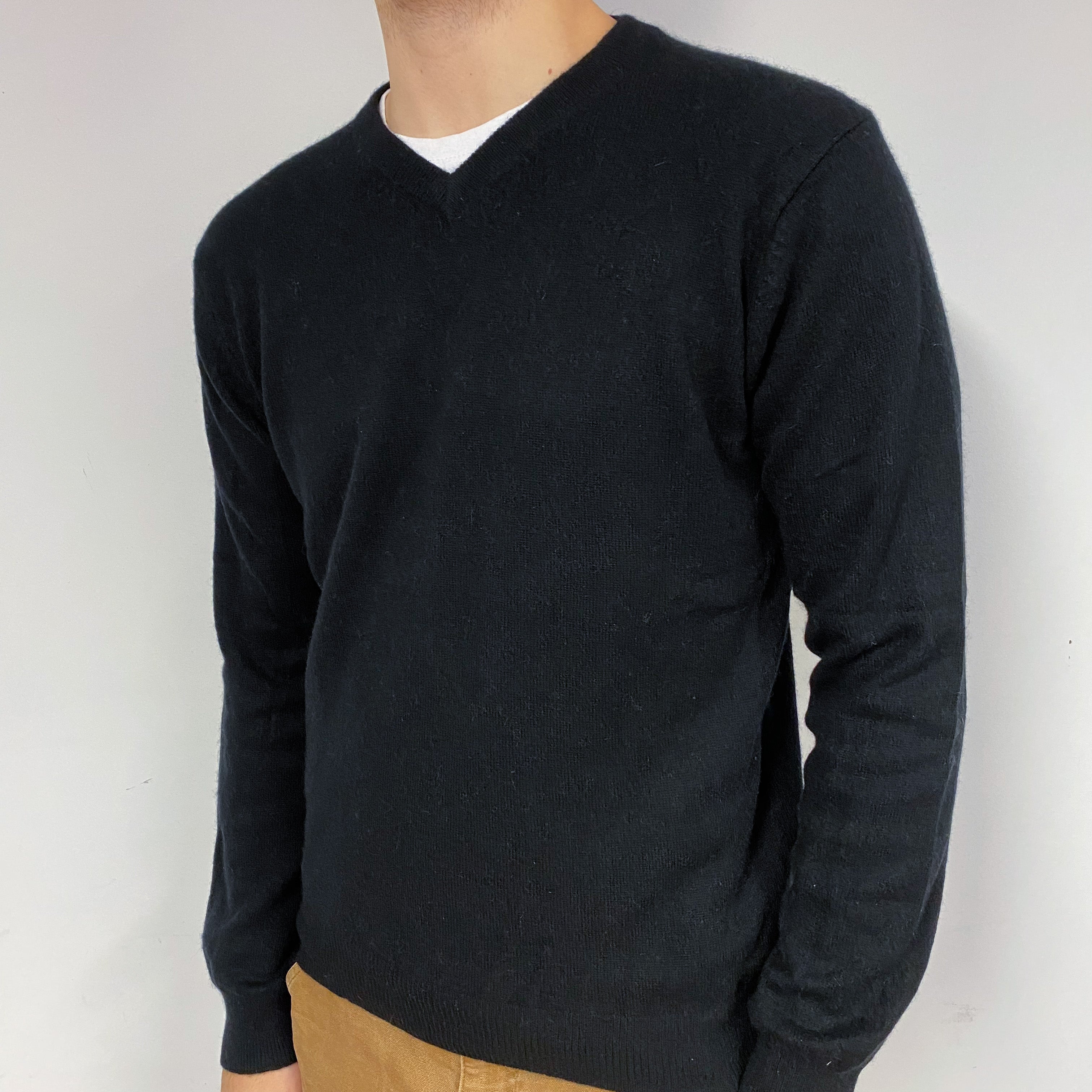 Men's Black Cashmere V-Neck Jumper Large