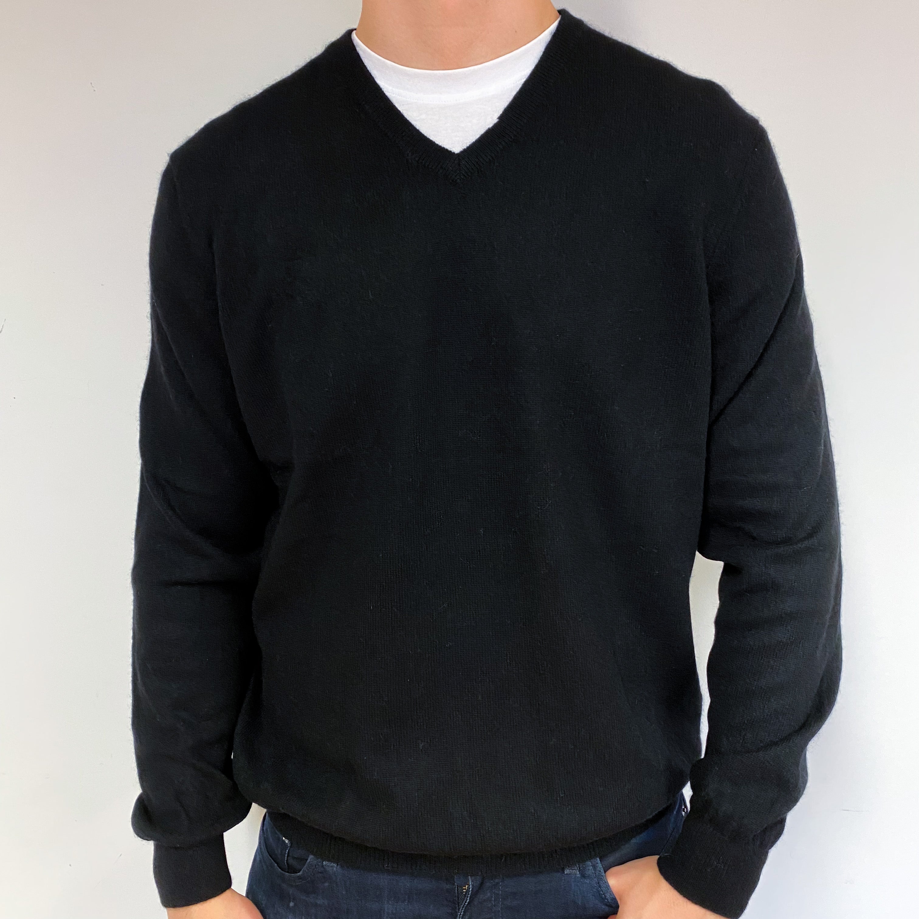 Men's Black Cashmere V-Neck Jumper Extra Large