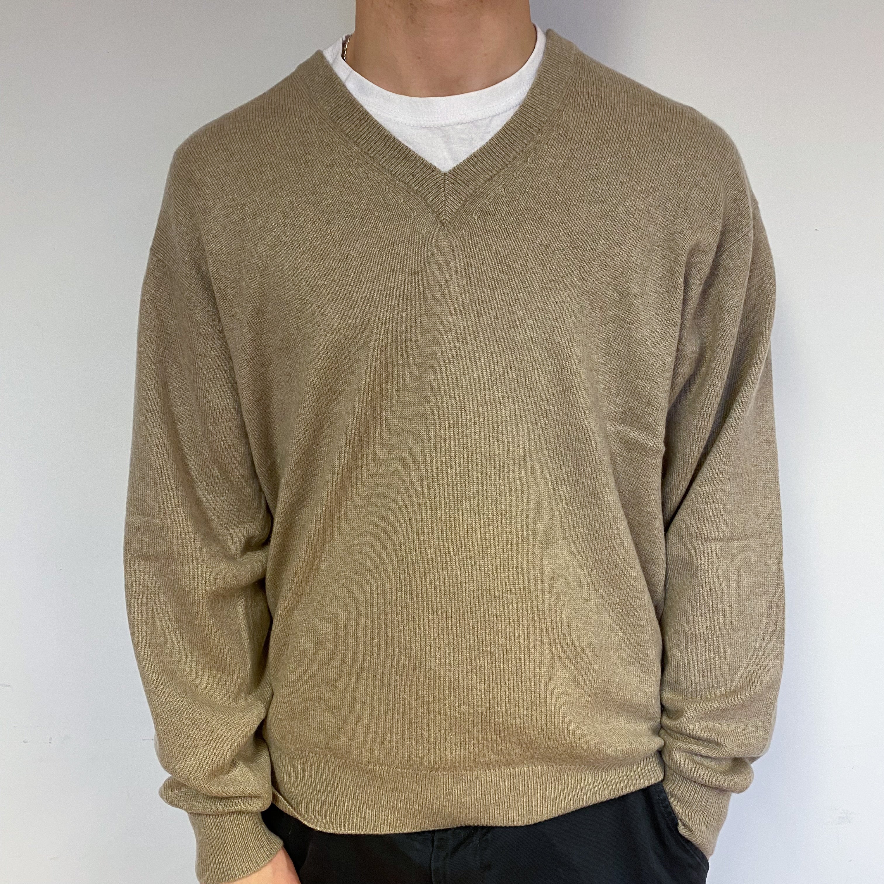 Men's Fawn Beige Cashmere V-Neck Jumper Large