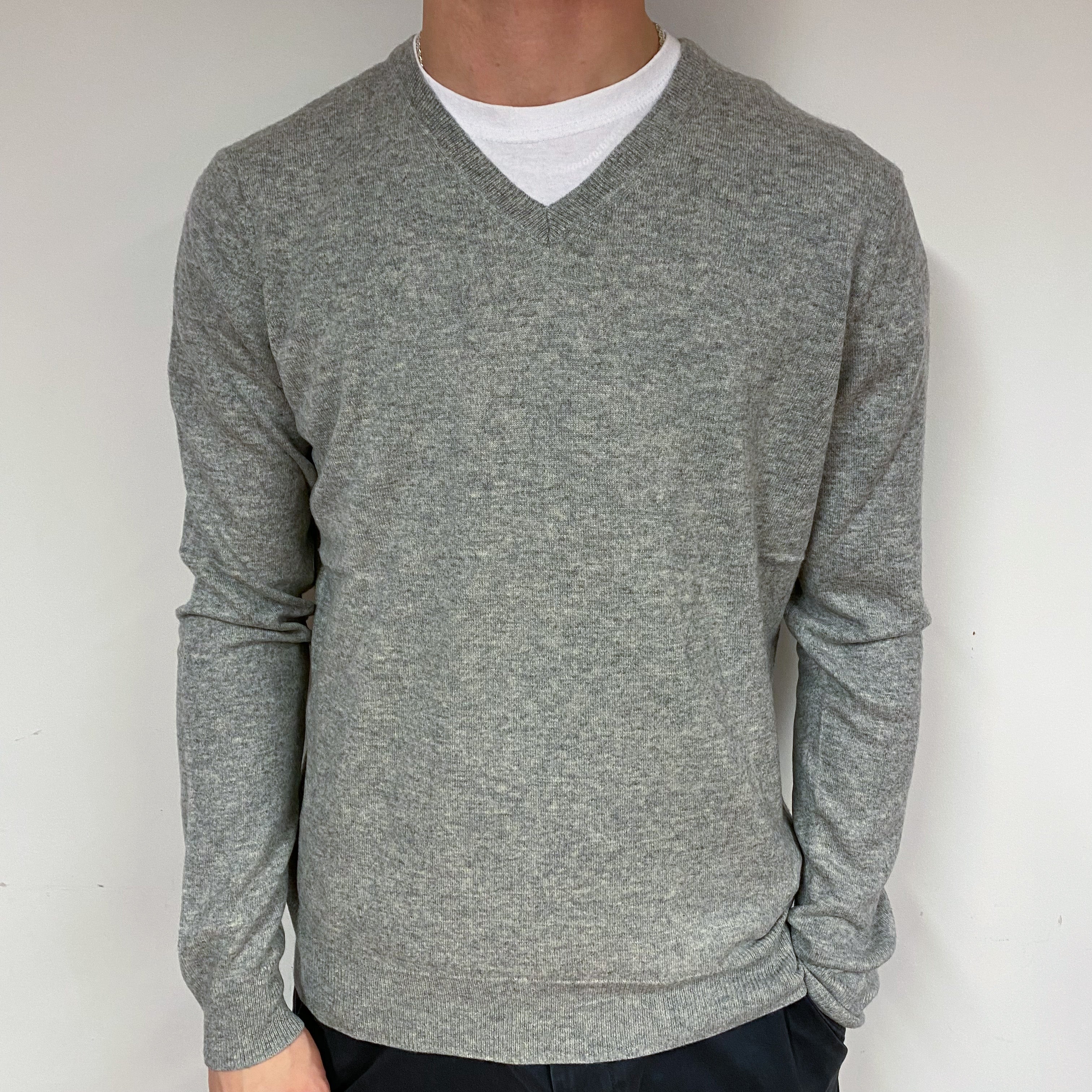 Men's Pale Greg Cashmere V-Neck Jumper Large
