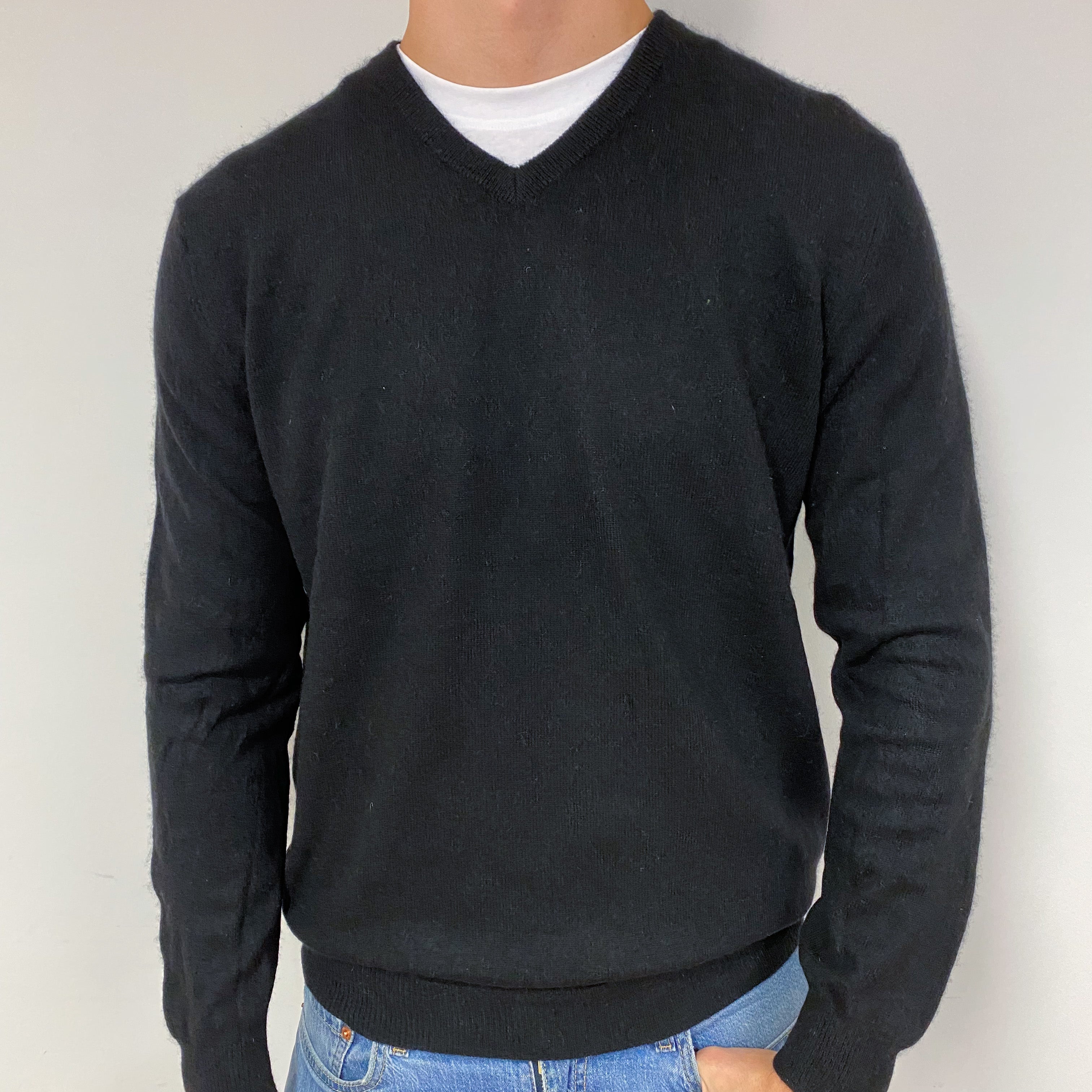 Men's Black Cashmere V-Neck Jumper Extra Large