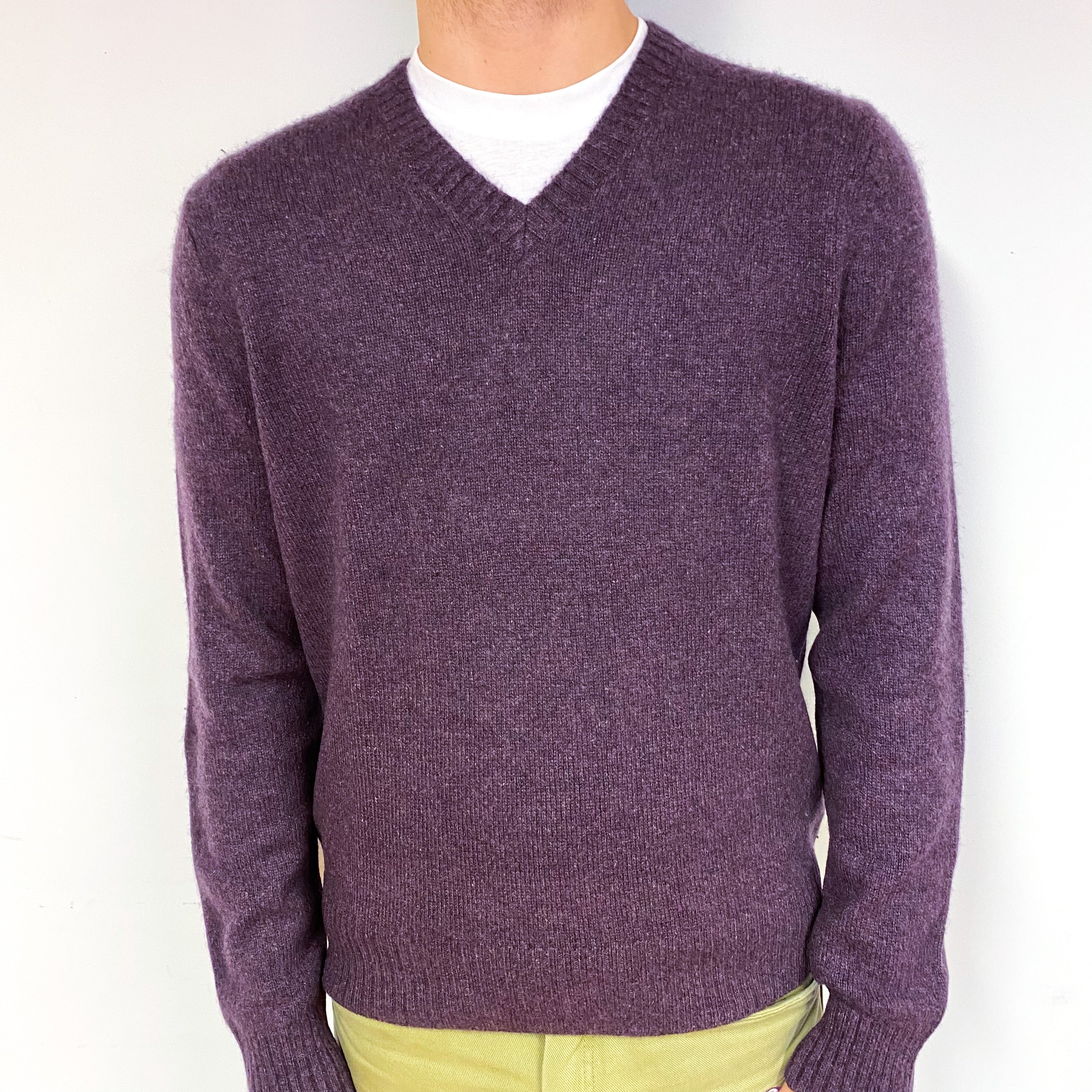 Men's Muted Purple Cashmere V-Neck Jumper Large